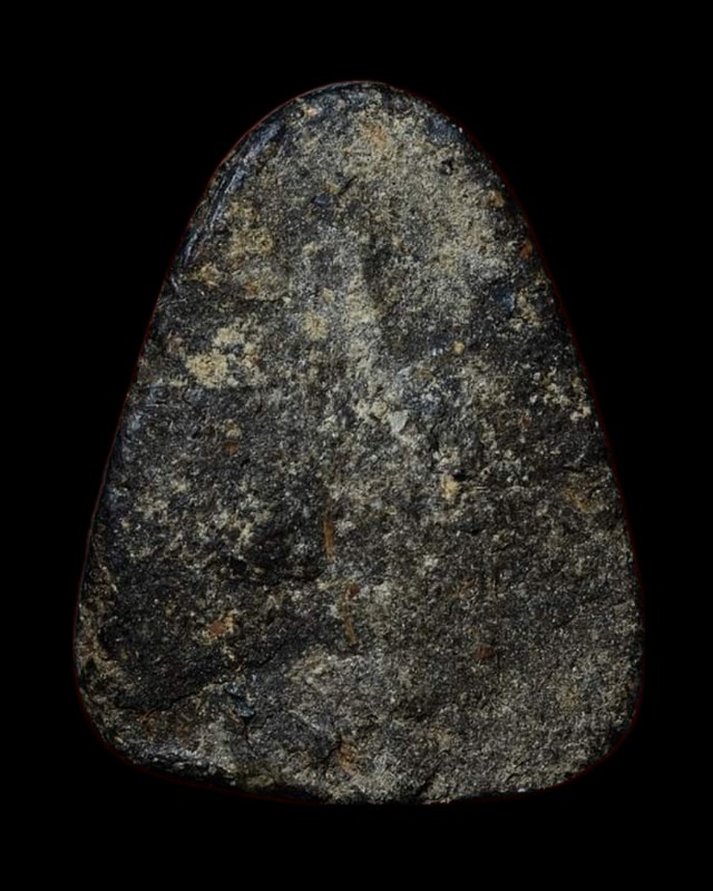 พระปิดตาหลวงพ่อเกลี้ยงวัดเนินสุธาวาสเนื้อผงคลุกรักสวยๆ