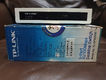 TP-LINK 5-Port 10/100 Mbps. Desktop Switch Model No. TL-SF 1005 D 