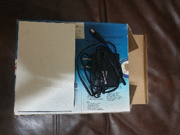 TP-LINK 5-Port 10/100 Mbps. Desktop Switch Model No. TL-SF 1005 D 