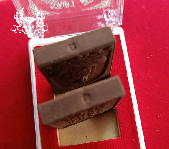 จำนวน 2 องค์ พระผงรูปเหมือนหลวงปู่มหาศิลา สิริจันโท รุ่น รวย รวย ล้าน ล้าน 