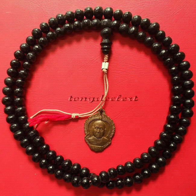 	ประคำผงว่านเกสร108 รุ่นแรก หลวงพ่ออุตตมะ วัดวังก์วิเวการาม จ.กาญจนบุรี มีเหรียญห้อยปลายประคำด้วยค่