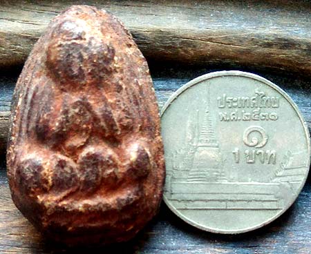 *ปิดตาครึ่งซีก หลวงพ่ออยู่ วัดบางหัวเสือ สมุทรปราการ เนื้อว่านจุ่มรัก*