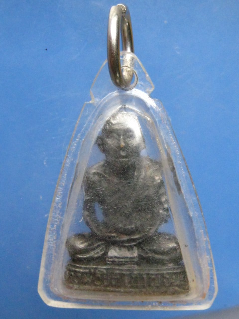 รูปหล่อ หลวงพ่อชิต วัดคลองสายหนึ่ง จ.เพชรบุรี