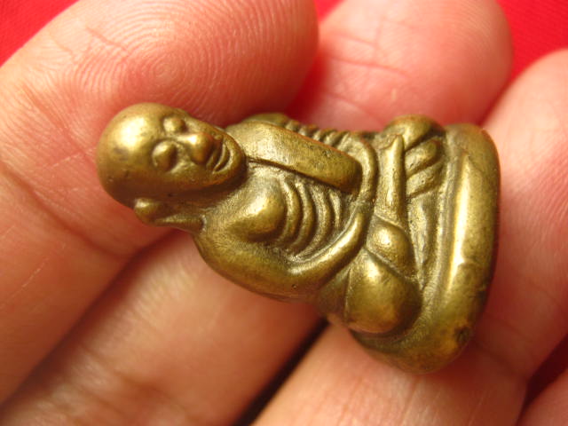 รูปหล่อหลวงพ่อเงิน วัดบางคลาน ใต้ฐานตอกโค้ด พ สวยไม่ทราบที่