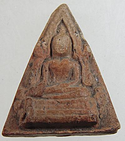 ๒๐ พระพุทธชินราช เนื้อดิน