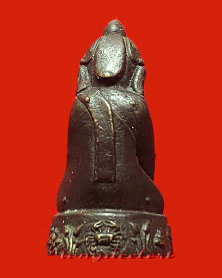 พระกริ่งบัวเข็ม หลวงพ่ออุตตมะ วัดวังก์วิเวการาม จ.กาญจนบุรี บูชาไว้ให้โชคลาภอยู่เย็นเป็นสุขค่ะ