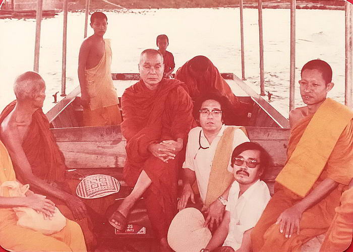 พระกริ่งบัวเข็ม หลวงพ่ออุตตมะ วัดวังก์วิเวการาม จ.กาญจนบุรี บูชาไว้ให้โชคลาภอยู่เย็นเป็นสุขค่ะ