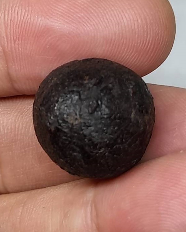 ลูกอมครั่ง หลวงพ่อทองสุข วัดโตนดหลวง จ.เพชรบุรี