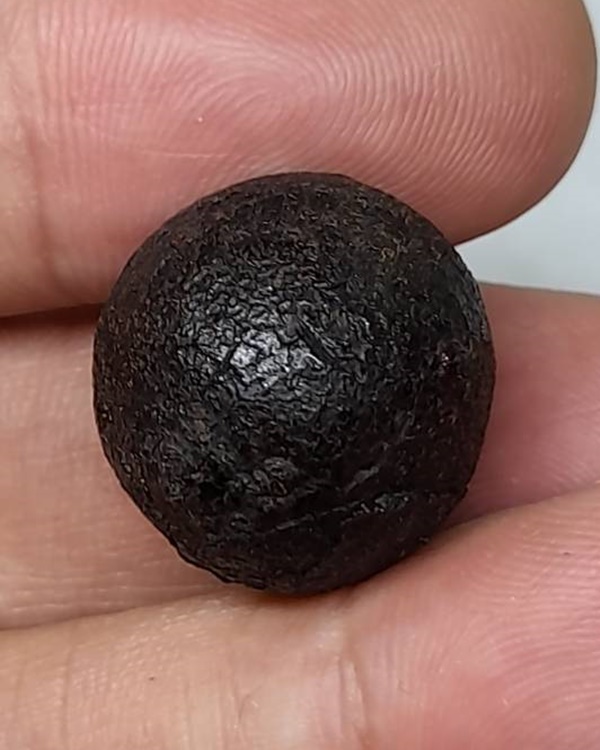 ลูกอมครั่ง หลวงพ่อทองสุข วัดโตนดหลวง จ.เพชรบุรี