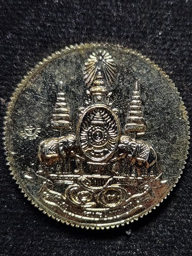 วัดสุทัศน์เทพวราราม  กทม เหรียญพระอรหันต์ปักกะ โลปิณโทลปางปราบเสือ 2539 กะไหล่ทอง