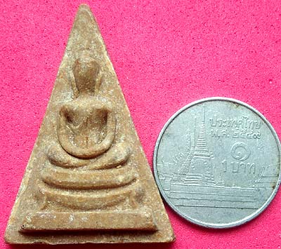 *พิมพ์สามเหลี่ยมหลังใบโพธิ์*