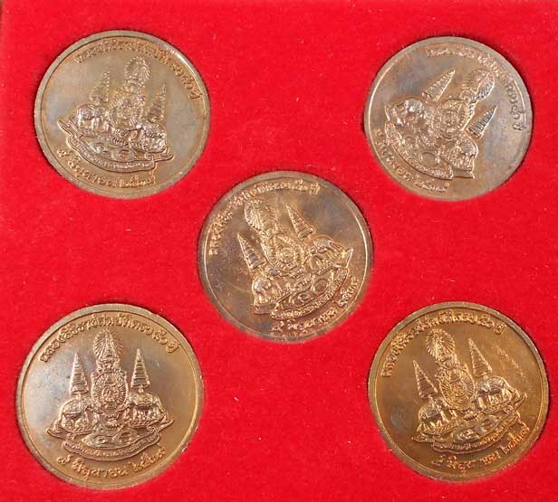 พระชุด ร.5 หลวงปู่ทวด สมเด็จโต หลวงพ่อพัฒน์หลวงพ่อเงิน รุ่นฉลองสิริราชสมบัติครบ 50 ปี วัดเกาะแก้วอรุ