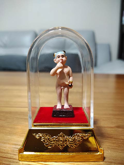 รูปเหมือนตั้งหน้ารถ ส้มฉุน รุ่นพารวย64 เลข 2320