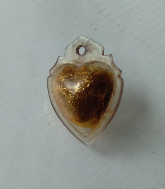 ลูกอมชานหมากห่อผ้าเลี่ยมพลาสติก