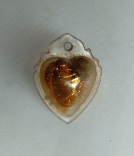 ลูกอมชานหมากห่อผ้าเลี่ยมพลาสติก