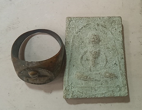 แหวนหลวงพ่อชำนาญวัดบางกุฎีทองและพระผงพิมพ์โบราณ