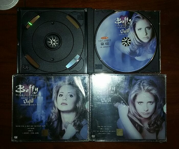 VCD : BUFFY VAMPIRE SLAYER : THE COMPLETE FIRST SEASON 