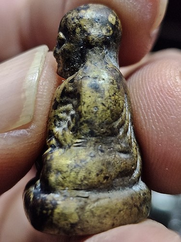 วัดทุ่งน้อยพิจิตร  พระรูปหล่อหลวงพ่อเงิน อาจารย์นงค์  พิมพ์ขี้ตา ยุคต้น 