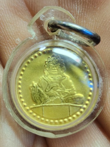 มูลนิธิจีเต็กลิ้มจ.นครนายก เหรียญเทพเจ้าไฉ่ซิ่งเอี๊ย ปางมหาเศรษฐีซัมภล หลัง ต๊อกโค๊ดภาษาจีน คำว่า ฮ่