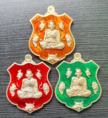 เคาะแรกแดง..พยัคฆ์เจ้าพระยา ๖๓..อัลปาก้าลงยา ๓ เหรียญ กล่องเดิม..ลพ.พัฒน์ วัดห้วยด้วน / จัดส่ง ems