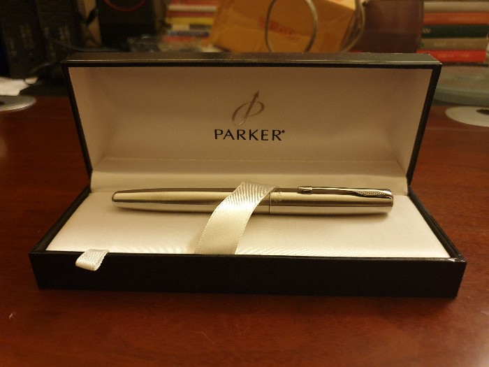 ปากกาหมึกซึม PARKER สีเงินสเตนเลส แบบสวมปลอก 