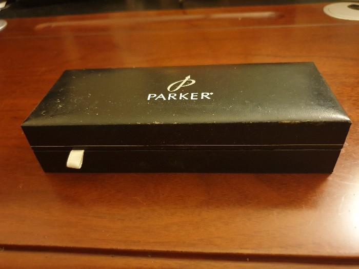 ปากกาหมึกซึม PARKER สีเงินสเตนเลส แบบสวมปลอก 