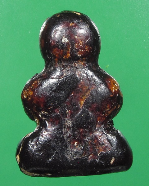 พระปิดตาเนื้อผงจุ่มรักน้ำเกลี้ยง วัดสะพานสูง นนทบุรี