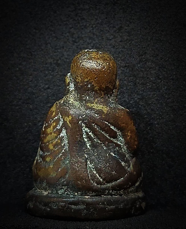 รูปหล่อหลวงพ่อเงิน รุ่นปืนแตก ปี28 พิมพ์หล่อนำฤกษ์ เป็นพิมที่หล่อนำฤกษ์ในพิธีครับ อีกหนึ่งพิมพ์ที่จั