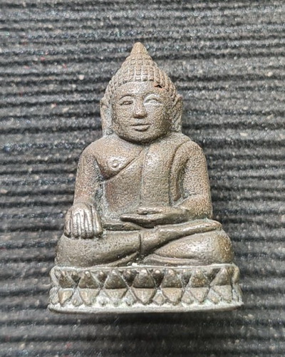 เคาะแรกแดง..พระกริ่งเล็ก ลพ.สำเร็จศักดิ์สิทธิ์ ๖๔..เนื้อแร่น้ำพี้..วัดตลิ่งชัน สระบุรี / ส่ง ems