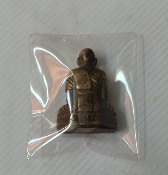 รูปหล่อหลวงปู่เผือก วัดกิ่งแก้ว