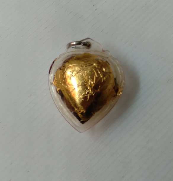 ลูกอมชานหมากห่อผ้า ปิดทอง