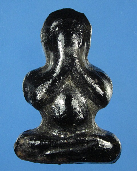 พระปิดตาหลวงพ่อทองสุข พิมพ์ชลูด ยุคปลาย พิมพ์ทรงจัดว่าสวยงาม แท้ดูง่ายครับ