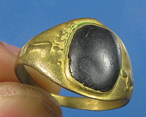 วัดใจครับ เคาะเดียวแดง ได้แค่ไหนเอาเท่านั้น แหวนทองเหลืองหัวเมฆพัตร เก่าๆครับ