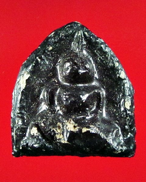 วัดใจครับ เคาะเดียวแดง ได้แค่ไหนเอาเท่านั้น พระเนื้อผงจุ่มรักไม่ทราบทีครับ