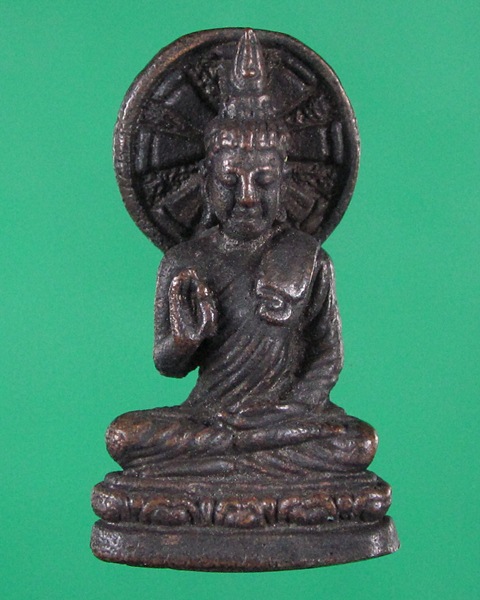 วัดใจครับ เคาะเดียวแดง ได้แค่ไหนเอาเท่านั้น พระกริ่งปางปฐมเทศนา เนื้อทองแดงไม่ทราบที่ครับ