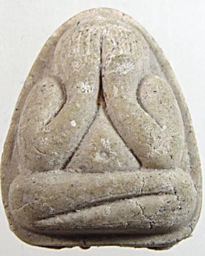 ๒๐ พระปิดตาหลังแบบ