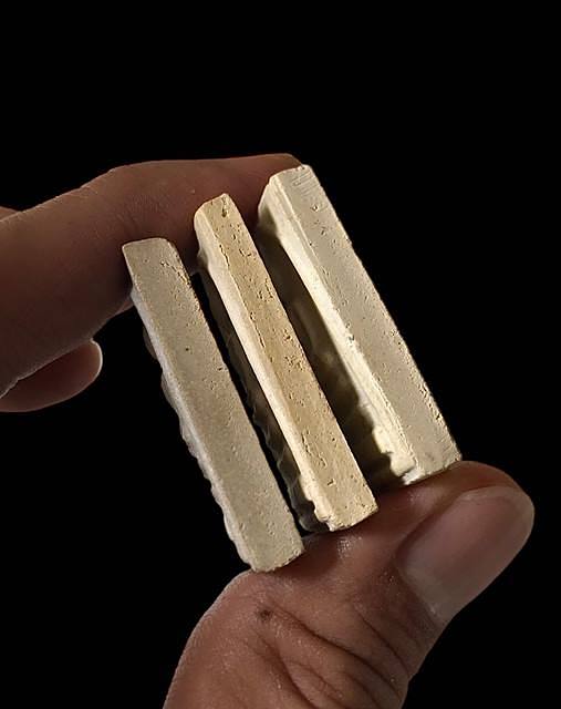 พระสมเด็จอนุสรณ์101ปี สมเด็จ(โต พรหมรังสี) วัดใหม่อมตรส กรุงเทพฯเนื้อผงพิมพ์ใหญ่ 3 จุด ปี 2517