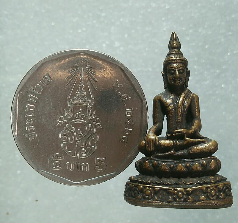 รูปหล่อพระเจ้าใหญ่อินทร์แปลง วัดมหาวนาราม อ.เมือง อุบลราชธานี