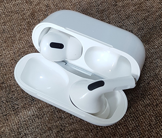 หูฟังบลูทูธไร้สาย TWS inpods i13 pro ความเที่ยงตรงสูง เสียงกระหึ่ม ควบคุมแบบสัมผัส ของใหม่