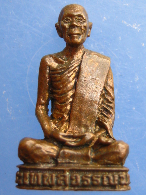 รูปหล่อ พระเทพสุวรรณมุนี จ.เพชรบุรี