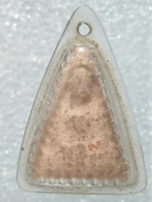 พระเนื้อดิน เลี่ยมพลาสติก