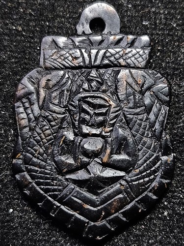 ราหูอมจันทร์..กะลาตาเดียว หลังจารยันต์