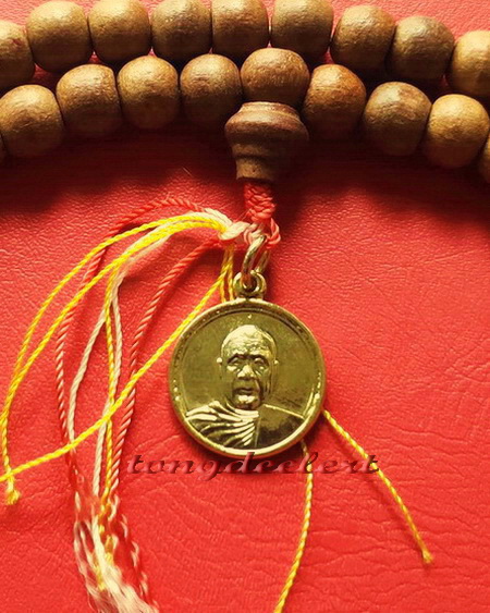 ประคำไม้ หลวงพ่ออุตตมะ วัดวังก์วิเวการาม จ.กาญจนบุรี สวยมากค่ะ