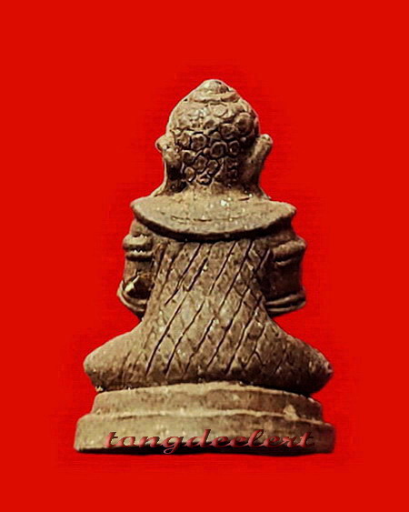 พระชัยวัฒน์ตะละกุล หลวงพ่ออุตตมะ วัดวังก์วิเวการาม จ.กาญจนบุรี เนื้อว่าน108 ฝังพลอยเสก สวยมากค่ะ