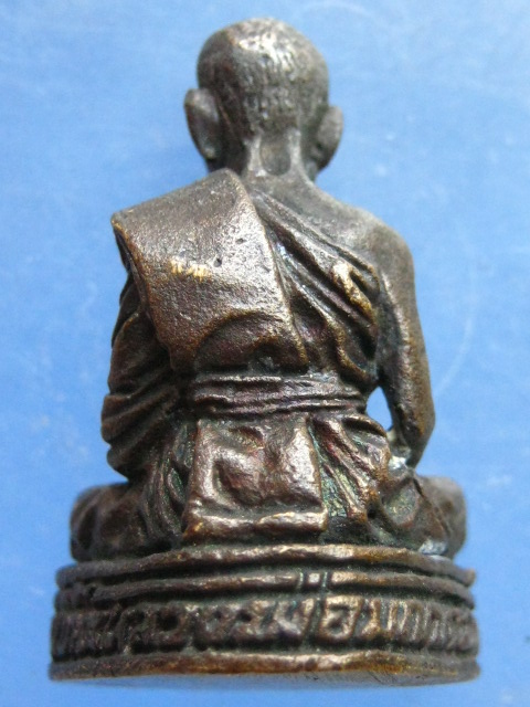 รูปหล่อ หลวงพ่อมณฑา วัดบางกระดี่ ปทุมธานี