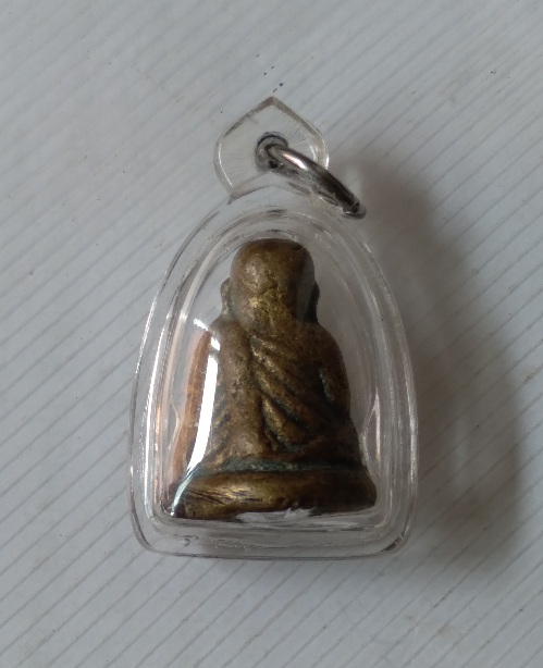 รูปหล่อหลวงพ่อเงิน วัดบางคลาน