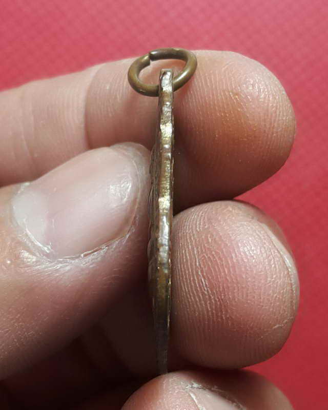 เหรียญหลวงพ่อขาว่ายจิรประวัติปี๒๕๐๘ หลวงพ่อพรหมหลวงพ่อกันปลุกเสกกะไหล่ทองเดิมๆ