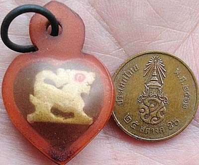 *สิงห์สาริกา ตาแดง ขวัญกลม เลี่ยมกันน้ำ หลวงพ่อหอม วัดซากหมากฯ ระยอง*