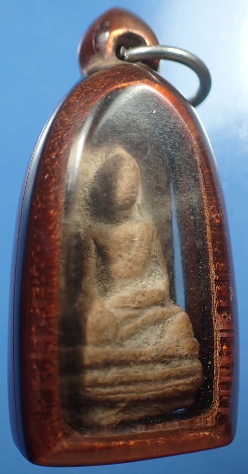 พระรอด วัดพระสิงห์ ปี ๒๔๙๖ เลี่ยมพลาสติกวินเทจเก่าโบราณ+บัตรรับรองพระแท้*110