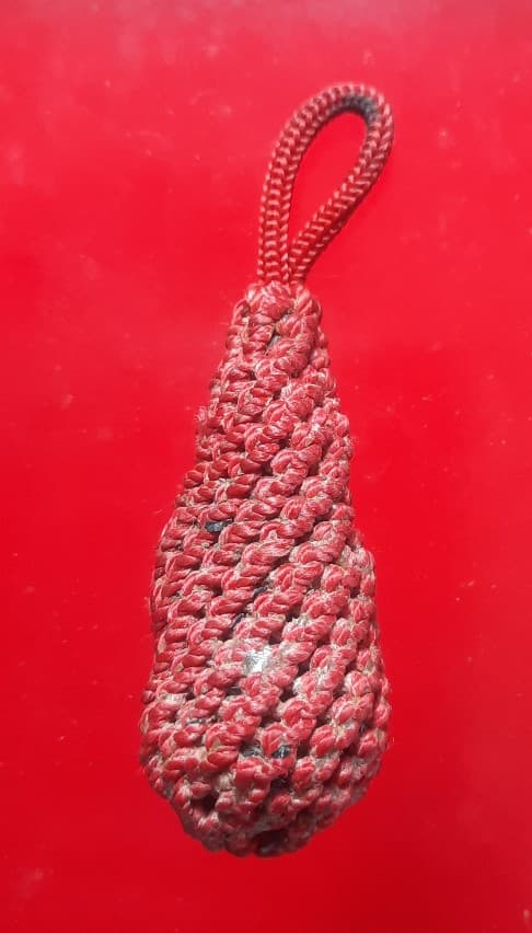 ตะกรุดหมากทุย หลวงพ่อแดง วัดศรีมหาโพธิ์ ปัตตานี เชือกแดงเดิมๆ  เคาะแรกแดง